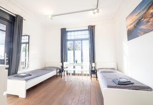 Monteurwohnung in Villa - 8 Betten, WLAN, TV, Einbauküche – Ahrensburg Zentrum, Nähe Hamburg - AGRP1201