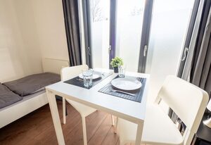 Monteurwohnung in Villa - 8 Betten, WLAN, TV, Einbauküche – Ahrensburg Zentrum, Nähe Hamburg - AGRP1201