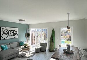 Küstenwaldbude luv – Großes Luxus-Neubau-Ferienhaus in Pelzerhaken/Ostsee mit Sauna für 10 Gäste &Hund