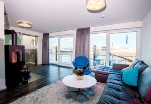 KYST 54°10 Floating Home 2