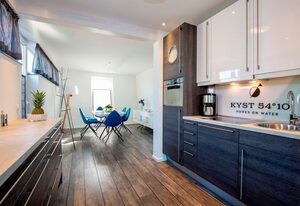 KYST 54°10 Floating Home 2