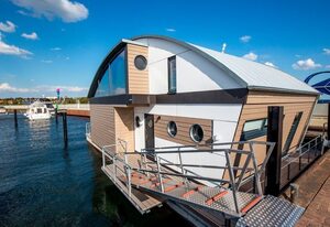 KYST 54°10 Floating Home 2