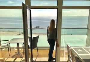 Ostseeblick-Perle,  Prinz Hamlet – Ostseeblick-Perle 1, 10. Stock, Panoramablick, Pool