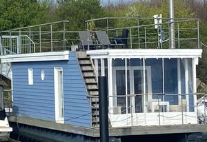 Hausboot Poseidon 1