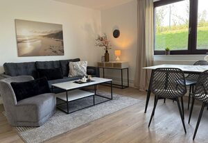 Stranddistel 1 – "Stranddistel" Ferienhaus mit 5 Wohneinheiten...