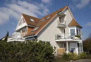 Sonnenhügel – Hundefreundliches 4-Zimmer Ferienapartment mit Balkon und Meerblick