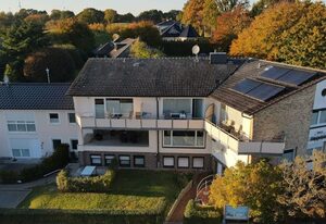 Apartmenthaus Königshöhe – Renovierte Ferienwohnung für 6 Erwachsene und 1 Kind mit Meerblick in Strand- und Hafennähe
