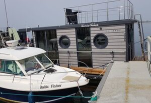 exclusives Hausboot "Tante Trost"