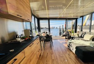 Traum-Hausboot "Mountainstreet  29" mit führerscheinfreiem Motorboot