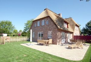 Ohl Dörp 55b, Whg. 2 – Haushälfte in Wrixum unter Reetdach mit 4- Zimmer und 140 qm