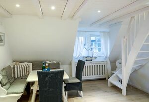 Ferienwohnung Silbermöwe- Herrenhof Wrixum – Ferien im historischen Reetdachgutshof Herrenhof in Wrixum- direkt an der Marsch