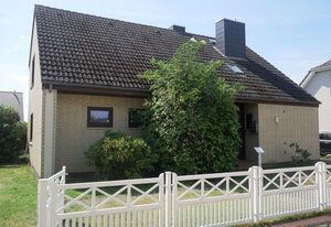 Kellenhusen - Birkenweg 11 – Freistehendes Ferienhaus in Strandnähe für max. 8 Personen über 2 Etagen!