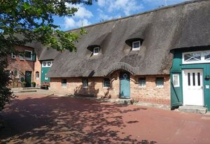 Herrenhof - Ferienwohnung 8 im EG – Ferienwohnung im EG in Wrixum auf Föhr: 76 m² mit Terrasse & Garten