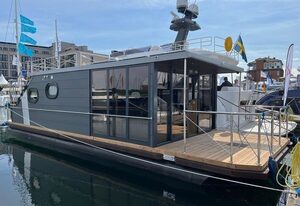 Traum-Hausboot "Souly" mit führerscheinfreiem Motorboot