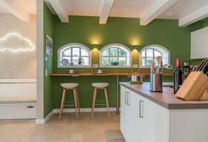 Hummerklippen b – Exklusive Ferienhaushälfte mit Terrasse, Sauna und Gartenblick in Süderende