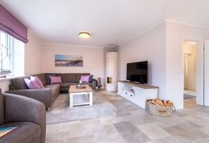 Haus Inselurlaub Hausteil 2 – "Entspannung und Abenteuer: in der Ferienunterkunft Haus Inselurlaub 2!"