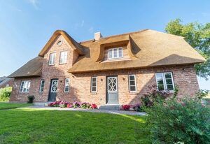 Haus Inselurlaub Hausteil 1 – "Erholsamer Urlaub im Haus Inselurlaub: Entspannung und Abenteuer vereint!"