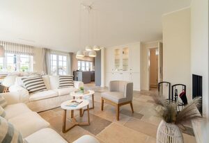 Haus Deichblick 1 – "Entdecken Sie Luxus und Entspannung in der Ferienhaushälfte Haus Deichblick!"