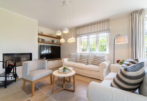 Haus Deichblick 1 – "Entdecken Sie Luxus und Entspannung in der Ferienhaushälfte Haus Deichblick!"