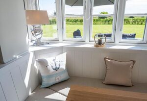 Nordseehaus Föhr Hausteil 1 – "Nordseehaus Föhr: Komfortable Ferienunterkunft für die ganze Familie!"