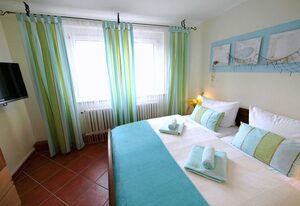 Haus Seeblick Ferienwohnungen mit Meerblick – FeWo 5 / Ostsee mit Meerblick und Balkon  - sehr strandnah