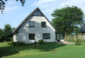 White House Ferienwohnung 2 – "Entdecken Sie die White House Ferienwohnung: Ruhe und Genuss in Alkersum!"