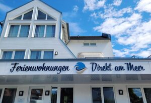 Große Penthouse Ferienwohnung mit Meerblick, Sonnenterrasse & Luxusbad von "Momentic" – Penthouse mit Meerblick, Dachterrasse, Luxusbad - Nur 50 Meter zum Strand