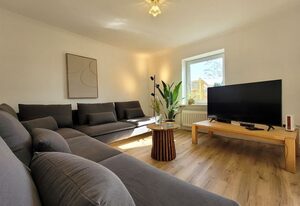 Charmantes und ruhiges Ferienhaus - Strandnah und ideal für große Gruppen - mit Fahrradunterstellplatz und Parkplatz – Gemütliches Ferienhaus "Strandgut" mit Parkplatz - Nah zum Ostseestrand
