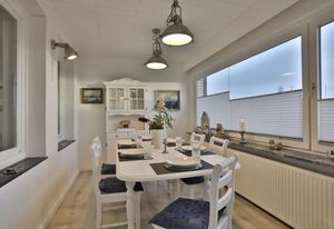 Nautic Lounge 45 – Charmante Doppelhaushälfte für 8 Personen direkt am Wasser