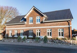 Lokelk Lunhüs Hausteil 2 – "Traumhafte Ferienunterkunft in Oevenum: Entspannung und Abenteuer warten!"