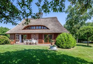 Ferienhaus REETselig mit Pool, Sauna, Garten, Kamin OFC 12