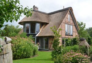 Reetgedecktes Espenhaus – Eulenturm