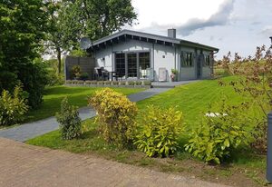 Idyllisches Blockbohlenhaus mit eigenem Garten und Sauna zum Wohlfühlen