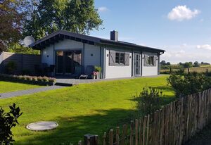 Idyllisches Blockbohlenhaus mit eigenem Garten und Sauna zum Wohlfühlen