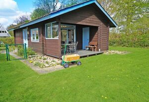 Blockhaus mit grossem Grundstück und Zaun – - mit W-LAN Glasfaser