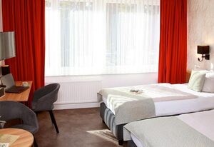 Hotel Quellenhof – Doppelzimmer mit Dusche, WC