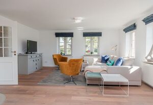 Ferienhaus Anna Elene Wohnung 1 – Großzügige Ferienwohnung in Nieblum mit Terrasse, Garten und Kaminofen