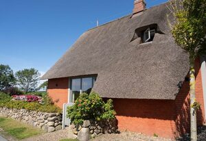 Reethus Dörpsend Haus 1 – "Entspannung und Abenteuer im Reethus Dörpsend: Ihr perfekter Urlaub!"