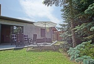 mit Garten, Grill und Terrasse
