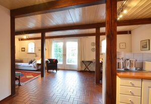 Kapitän Hansen Haus- Erdgeschoss – Ferien in dem Künstlerdorf Oldsum
