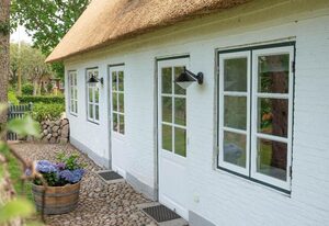 Altes Schulmeisterhaus Wohnung 2 – "Erleben Sie unvergessliche Tage im Alten Schulmeisterhaus in Oevenum!"