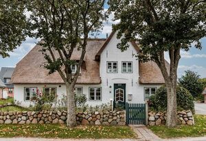 Altes Schulmeisterhaus Wohnung 2 – "Erleben Sie unvergessliche Tage im Alten Schulmeisterhaus in Oevenum!"