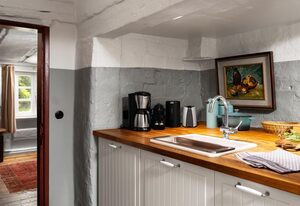 Pommernhaus Urgemütlicher Roter Schwede Sauna Boot – Sauna, Kamin, großer Garten, Ruderboot, Reetdach, Fachwerk
