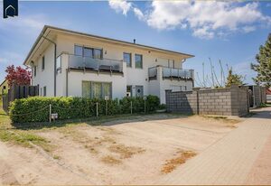 Villa Petra – Gemütliche Ferienwohnung  in Korswandt am See mit Balkon und Seeblick