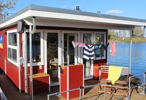 Hausboot - fest vertäut in Anklam 2