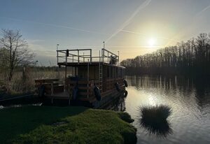 Winniboats - Haus auf dem Wasser