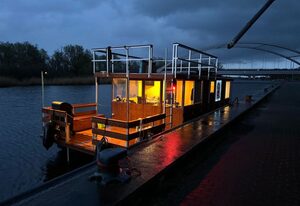 Winniboats - Haus auf dem Wasser