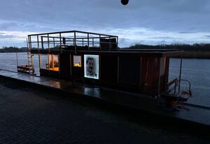 Winniboats - Haus auf dem Wasser