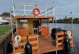 Winniboats - Haus auf dem Wasser