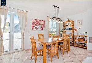 Ferienhaus Golfblick – Modernes Ferienhaus in Korswandt am See mit großem Garten und Kamin
